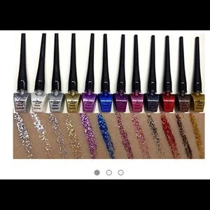 Glitter eyeliners